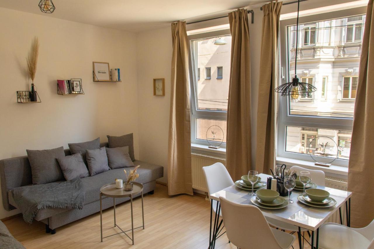 Appartement Modern - Neu - Gemutlich - Self Checkin - Zentral - Strassenbahn 38 Zum Ring à Vienne Extérieur photo